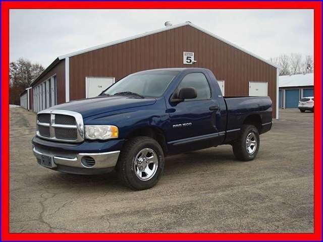 2002 Dodge Ram Pickup 1500 2dr Regular Cab ST 4WD SB